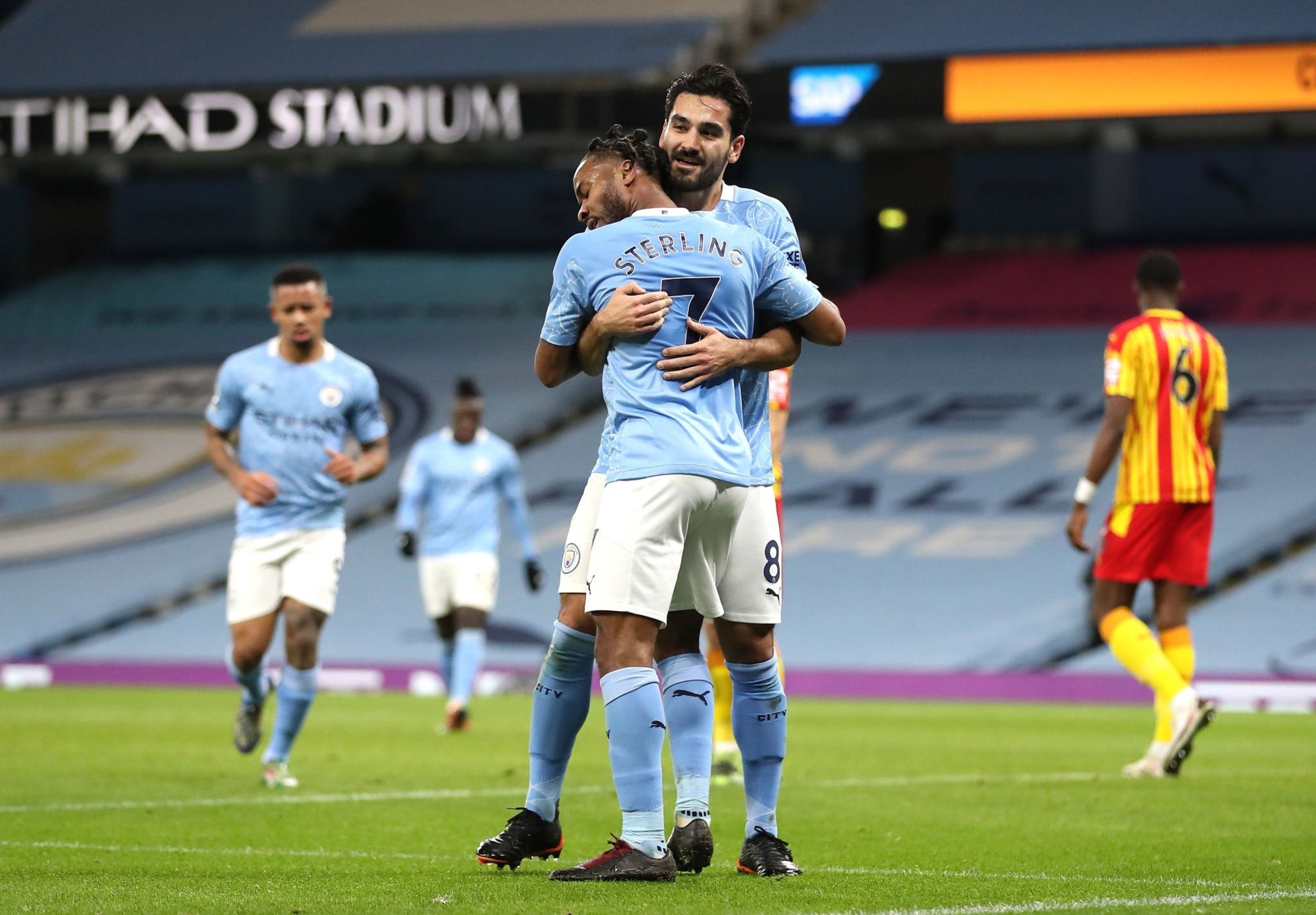 近来备受关 近来备受关