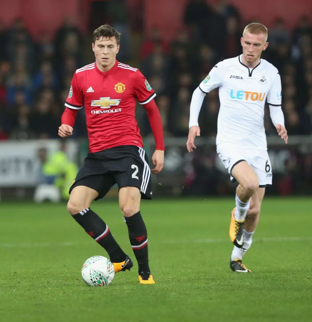 次足总杯中 次足总杯中